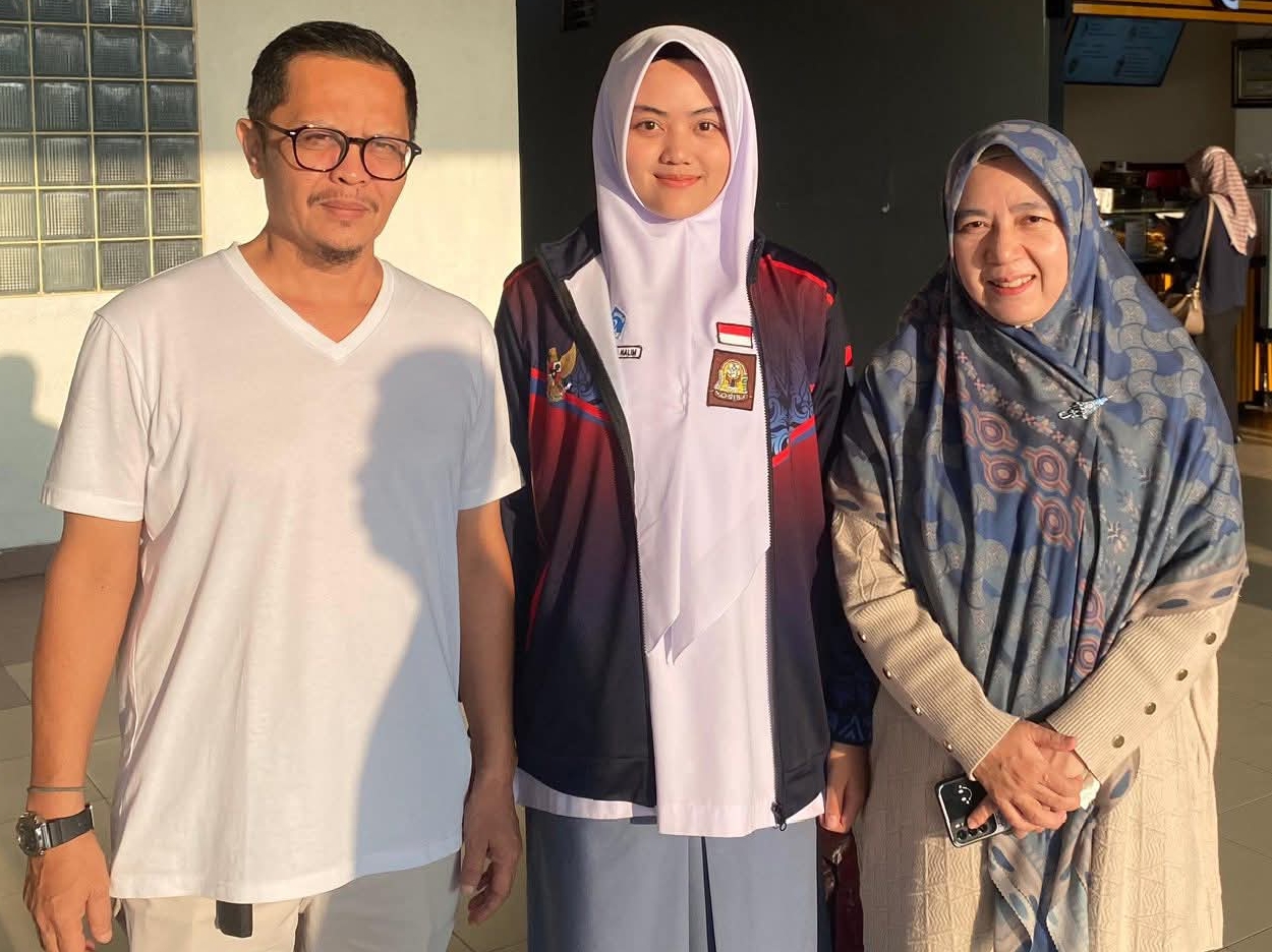 Ulya bersama kedua orangtuanya